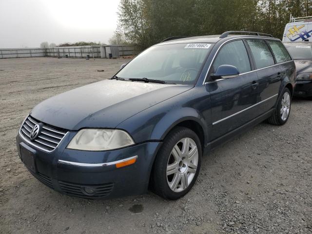 WVWCE63B35E047161 - 2005 VOLKSWAGEN PASSAT GLS BLUE photo 2