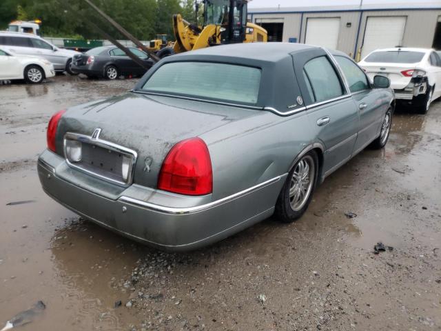 1LNHM83W74Y685641 - 2004 LINCOLN TOWN CAR GREEN photo 4