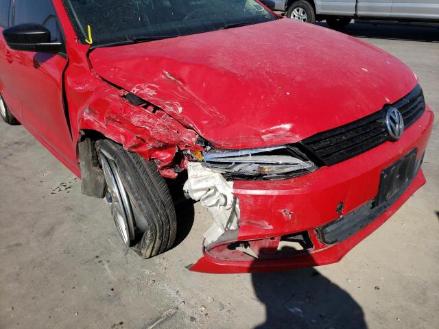 3VW2K7AJXEM364060 - 2014 VOLKSWAGEN JETTA BASE RED photo 9