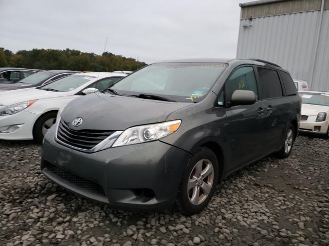 5TDKK3DC0ES422072 - 2014 TOYOTA SIENNA LE GRAY photo 2