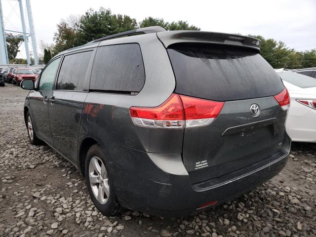 5TDKK3DC0ES422072 - 2014 TOYOTA SIENNA LE GRAY photo 3