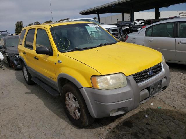 1FMCU03132KA36418 - 2002 FORD ESCAPE XLT GOLD photo 1