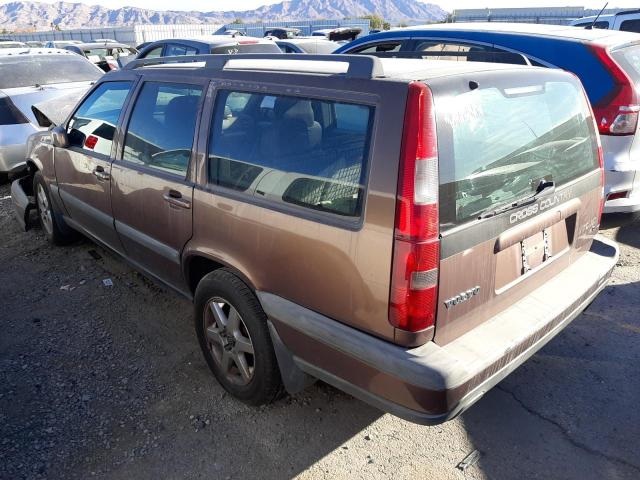 YV1LZ5649W2454006 - 1998 VOLVO V70 XC BROWN photo 3