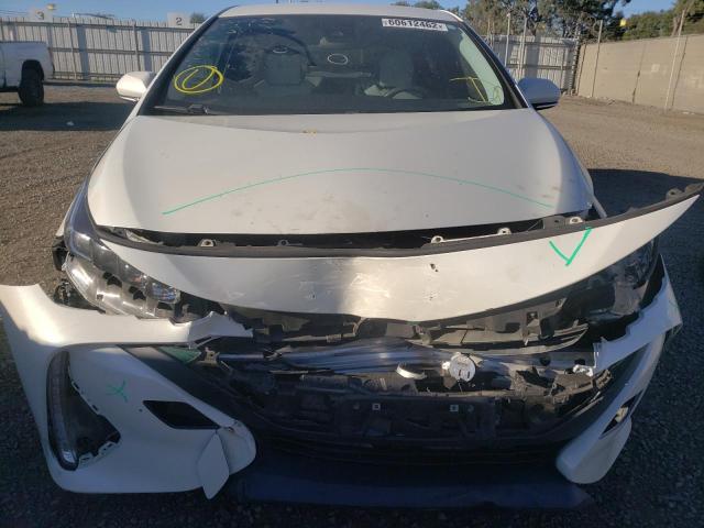 JTDKARFPXH3024492 - 2017 TOYOTA PRIUS PRIM 白色 照片 9