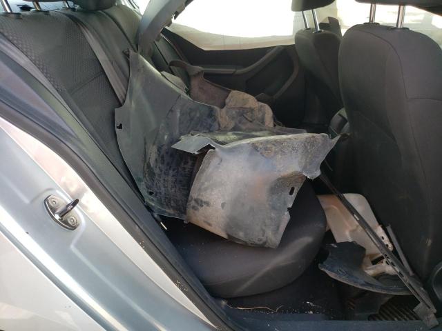 3VW2K7AJ1EM241599 - 2014 VOLKSWAGEN JETTA BASE SILVER photo 6