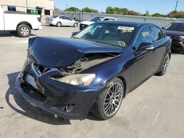 JTHBF5C28A5128586 - 2010 LEXUS IS 250 BLACK photo 2