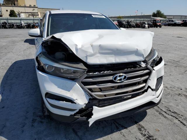 KM8J23A46GU144832 - 2016 HYUNDAI TUCSON SE WHITE photo 9