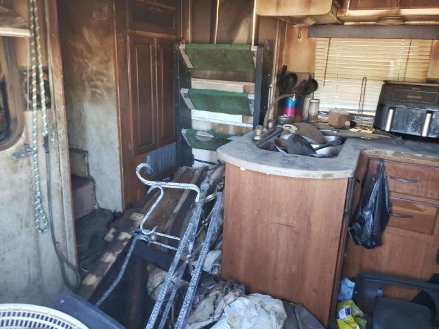 4YDF33329BA740334 - 2011 KEYSTONE MONTANA SILVER photo 5