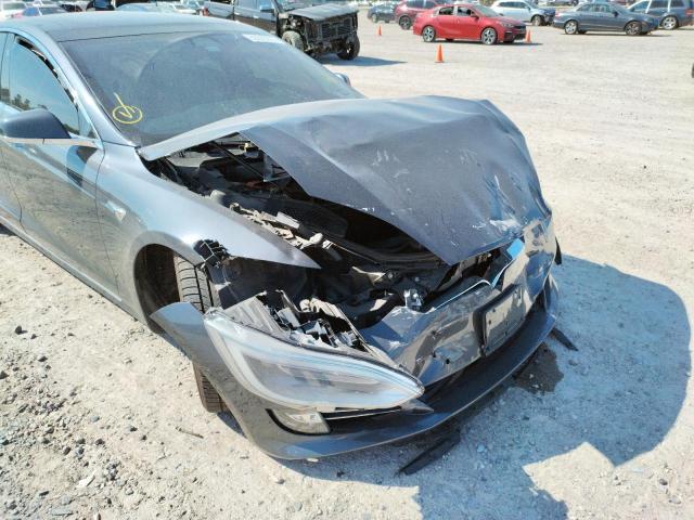 5YJSA1E24JF244212 - 2018 TESLA MODEL S Մոխրագույն լուսանկար 9