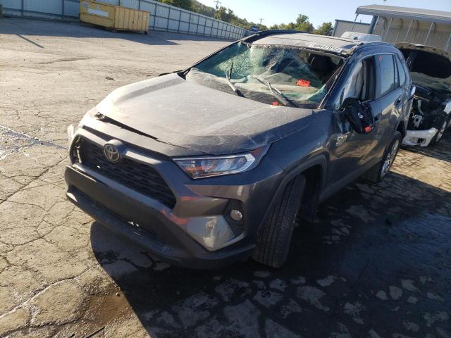 2T3A1RFV0LC108418 - 2020 TOYOTA RAV4 XLE P GRAY photo 2