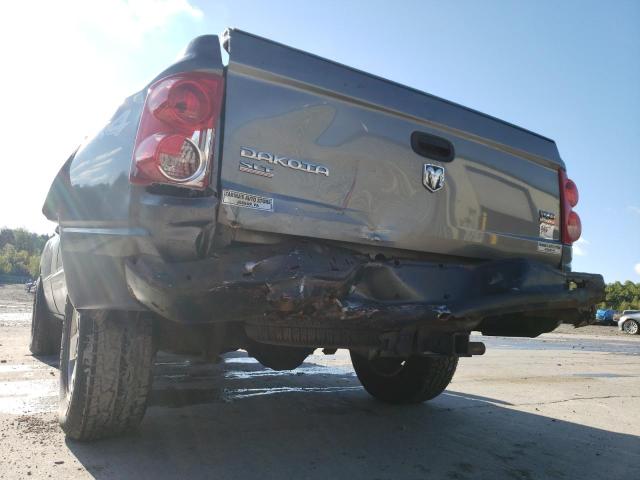 1D7HW48N55S115798 - 2005 DODGE DAKOTA QUA TWO TONE photo 9