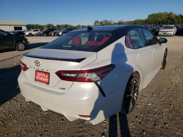 4T1BZ1HK1JU013016 - 2018 TOYOTA CAMRY XSE WHITE photo 4