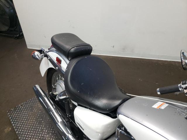 JH2RC5049DK800070 - 2013 HONDA VT750 CA GRAY photo 6