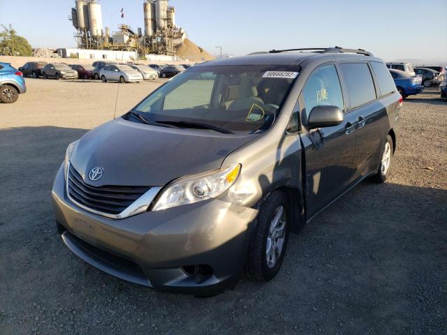 5TDKK3DC0CS182972 - 2012 TOYOTA SIENNA LE GREEN photo 2