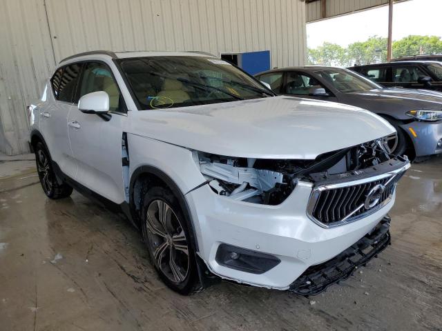 YV4162UL9M2454581 - 2021 VOLVO XC40 T5 IN WHITE photo 1