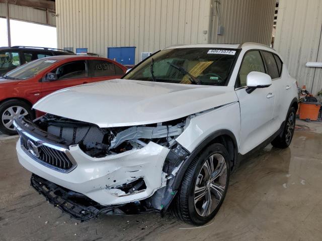 YV4162UL9M2454581 - 2021 VOLVO XC40 T5 IN WHITE photo 2