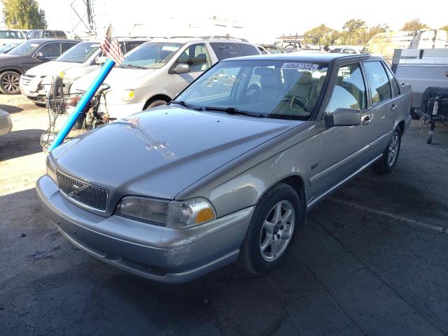 YV1LS5574W2504634 - 1998 VOLVO S70 SILVER photo 2