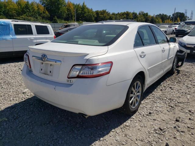 4T1BB3EK6BU140303 - 2011 TOYOTA CAMRY HYBR WHITE photo 4