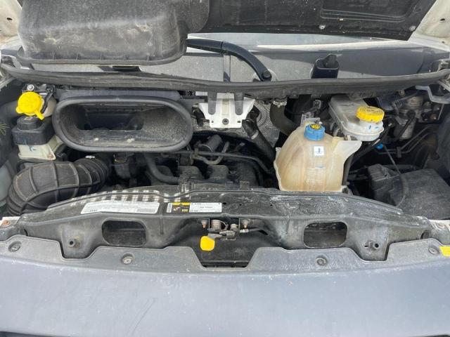 3C7WRVMG5JE152257 - 2018 RAM PROMASTER Weiß Foto 7