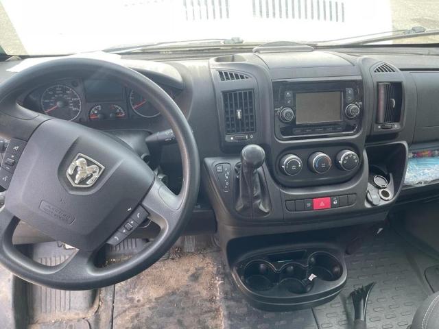 3C7WRVMG5JE152257 - 2018 RAM PROMASTER Weiß Foto 9