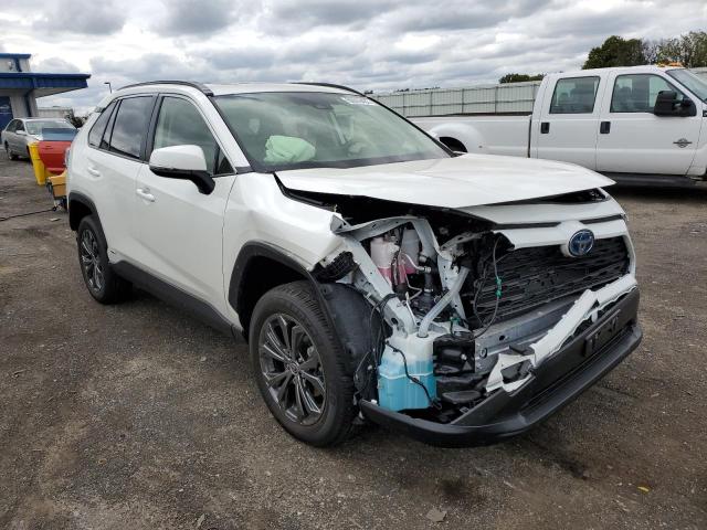 JTMB6RFV0ND526885 - 2022 TOYOTA RAV4 XLE P WHITE photo 1