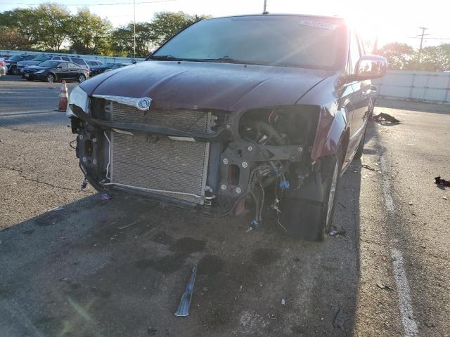 2A8HR64X18R688748 - 2008 CHRYSLER TOWN & COU MAROON photo 9