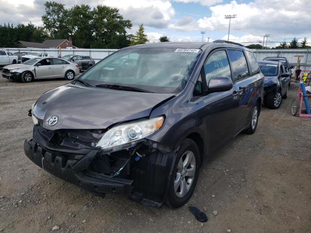 5TDKK3DC0CS266547 - 2012 TOYOTA SIENNA LE GRAY photo 2