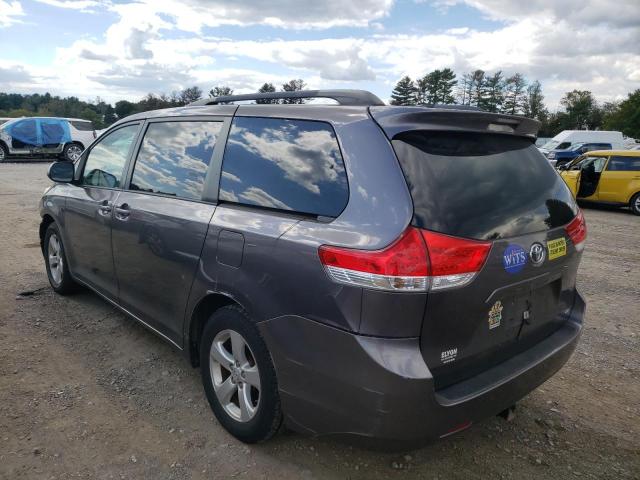 5TDKK3DC0CS266547 - 2012 TOYOTA SIENNA LE GRAY photo 3