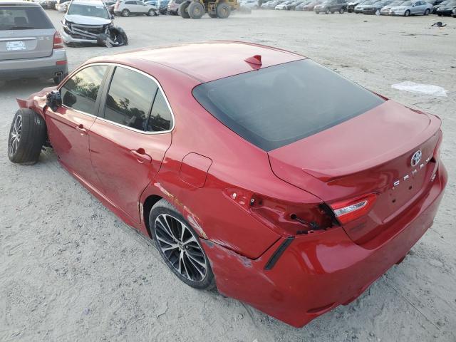 4T1G11AK4LU384827 - 2020 TOYOTA CAMRY SE RED photo 3