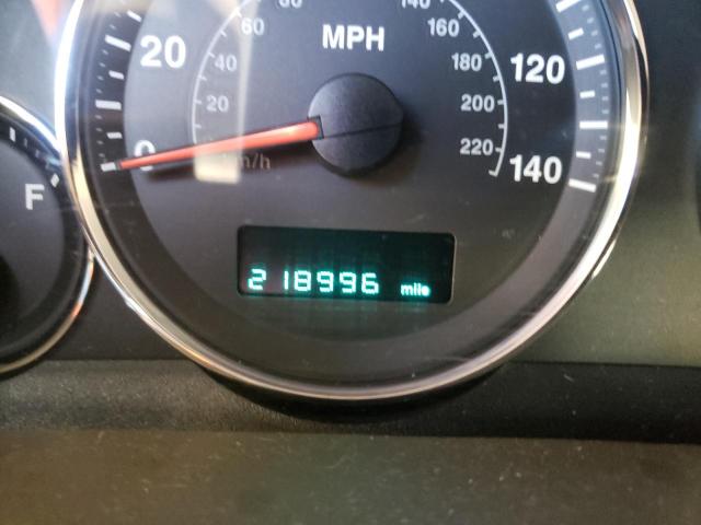 1J8HG48P17C621756 - 2007 JEEP COMMANDER მწვანე ფოტო 8