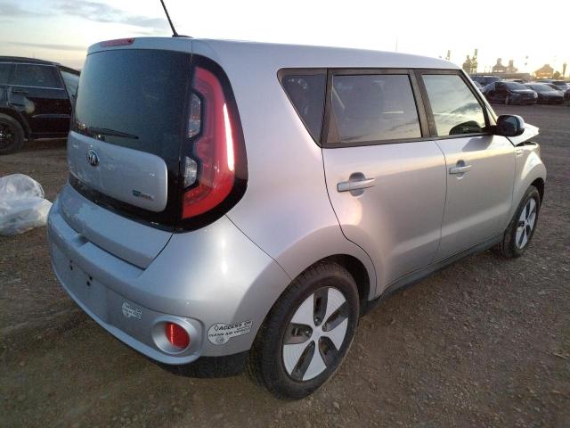 KNDJP3AE3G7013726 - 2016 KIA SOUL EV SILVER photo 4