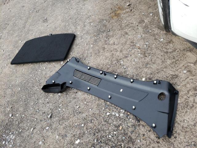 5YJYGDEE2MF074876 - 2021 TESLA MODEL Y Blanc photo 9