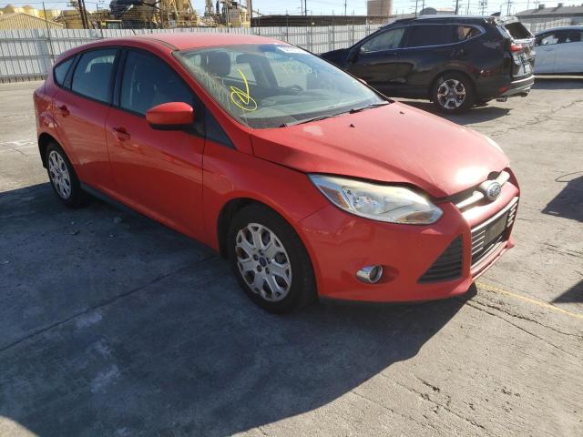 1FAHP3K28CL189987 - 2012 FORD FOCUS RED photo 1