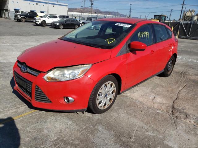 1FAHP3K28CL189987 - 2012 FORD FOCUS RED photo 2