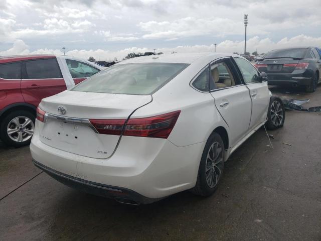 4T1BK1EB7JU280069 - 2018 TOYOTA AVALON XLE WHITE photo 4