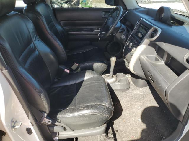 JTLKT324864048823 - 2006 TOYOTA SCION XB Beyaz fotoğraf 5