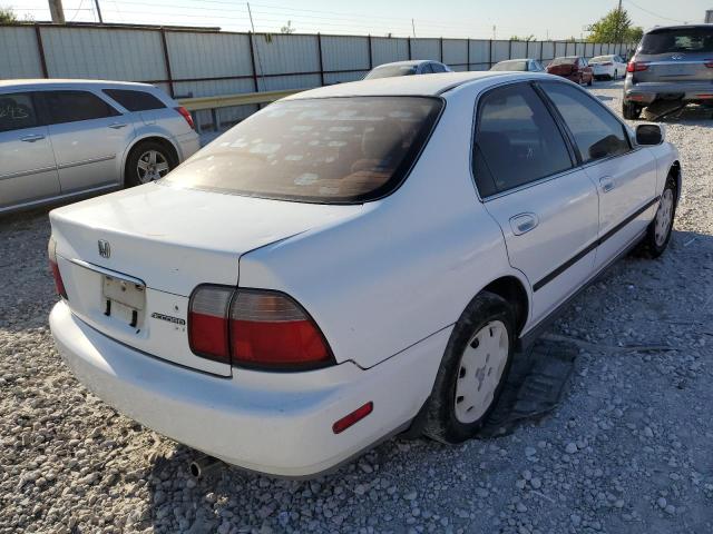 1HGCD5632TA080045 - 1996 HONDA ACCORD LX WHITE photo 4