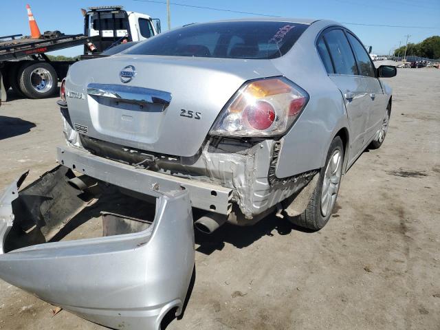 1N4AL2AP0AN425022 - 2010 NISSAN ALTIMA BAS SILVER photo 4