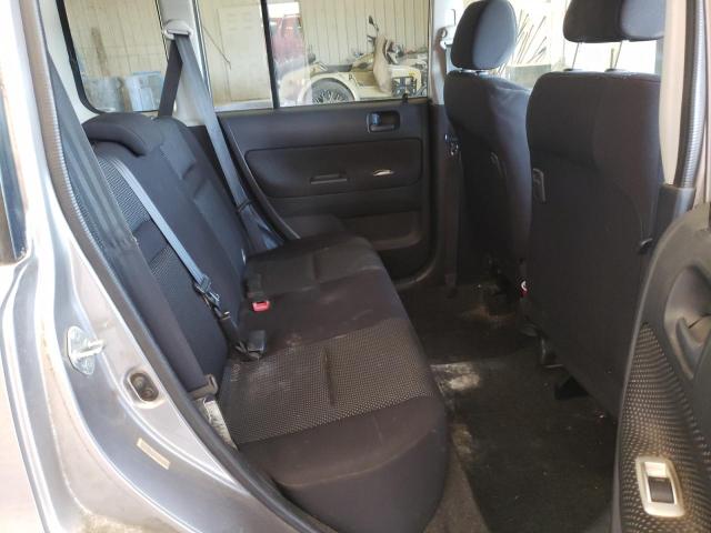 JTLKT334940154071 - 2004 TOYOTA SCION XB 灰色 照片 6
