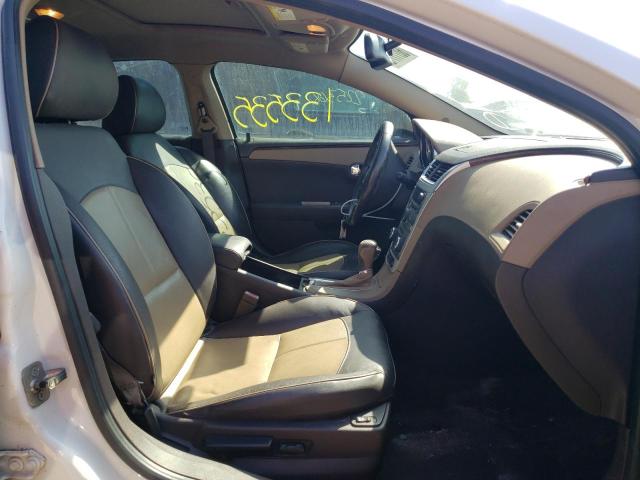 1G1ZE5E11BF352746 - 2011 CHEVROLET MALIBU LTZ თეთრი ფოტო 5