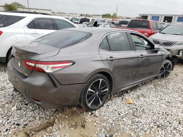 4T1B61HK4JU120652 - 2018 TOYOTA CAMRY XSE GRAY photo 3