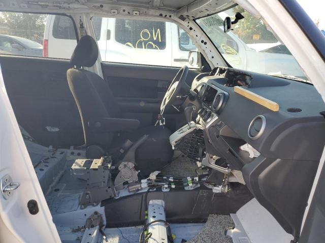 JTLKE50EX81009947 - 2008 TOYOTA SCION XB Beyaz fotoğraf 5