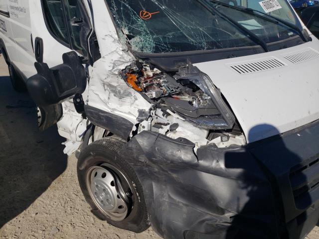 3C6TRVDG1JE117433 - 2018 RAM PROMASTER WHITE photo 9