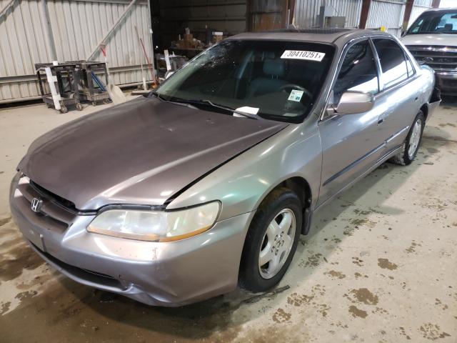 1HGCG1655YA077116 - 2000 HONDA ACCORD EX SILVER photo 2