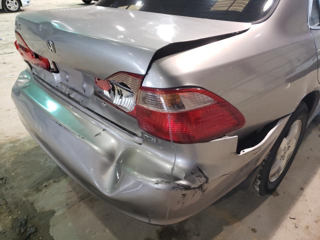 1HGCG1655YA077116 - 2000 HONDA ACCORD EX SILVER photo 9