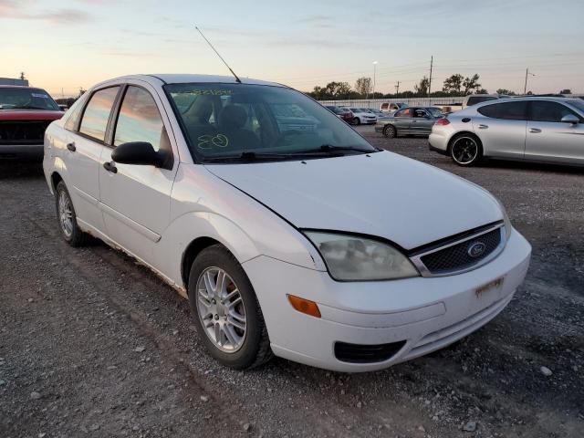 1FAFP34N45W209250 - 2005 FORD FOCUS ZX4 WHITE photo 1