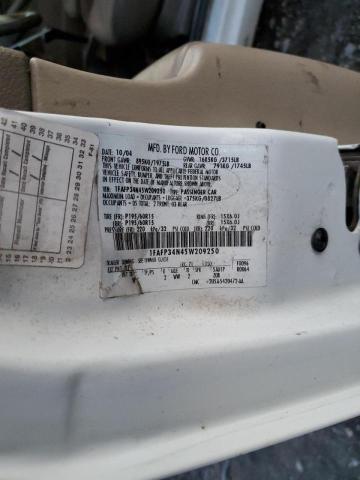 1FAFP34N45W209250 - 2005 FORD FOCUS ZX4 WHITE photo 10