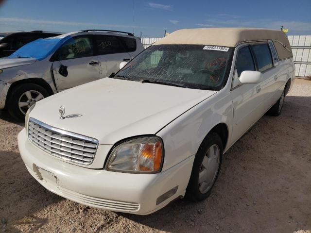 1GEEH90Y61U500738 - 2001 CADILLAC PROFESSION WHITE photo 2