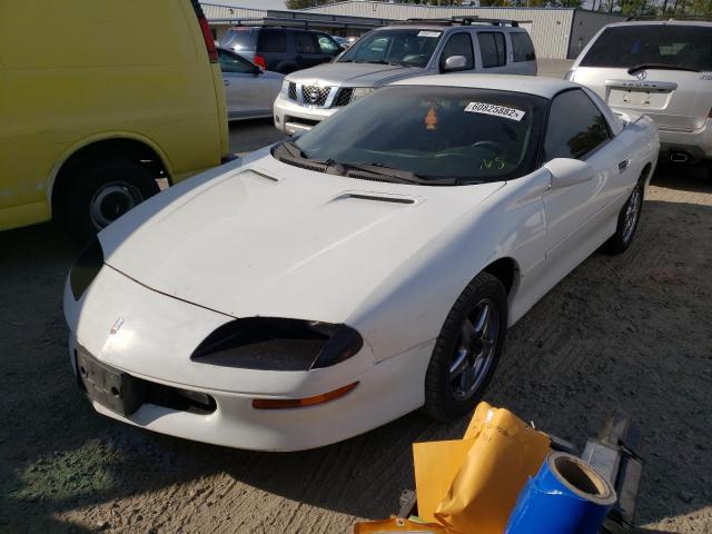 2G1FP22K8V2121311 - 1997 CHEVROLET CAMARO BAS WHITE photo 2