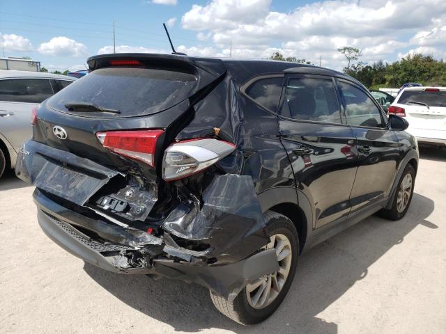 KM8J23A40HU323580 - 2017 HYUNDAI TUCSON SE BLACK photo 4